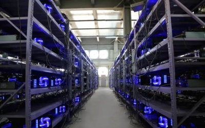 High-performance Ethereum mining rigs efficiently cooled in a professional hosting environment